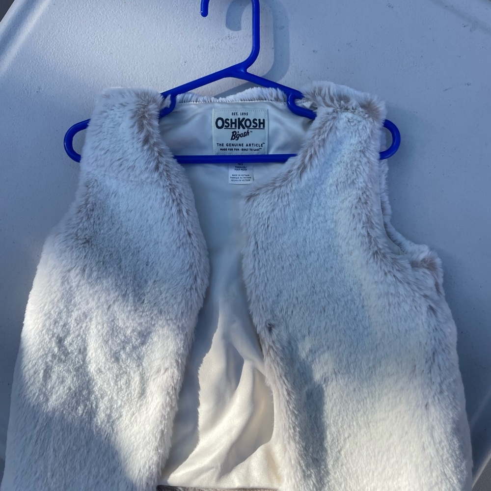 OshKosh B'gosh White Furry Vest